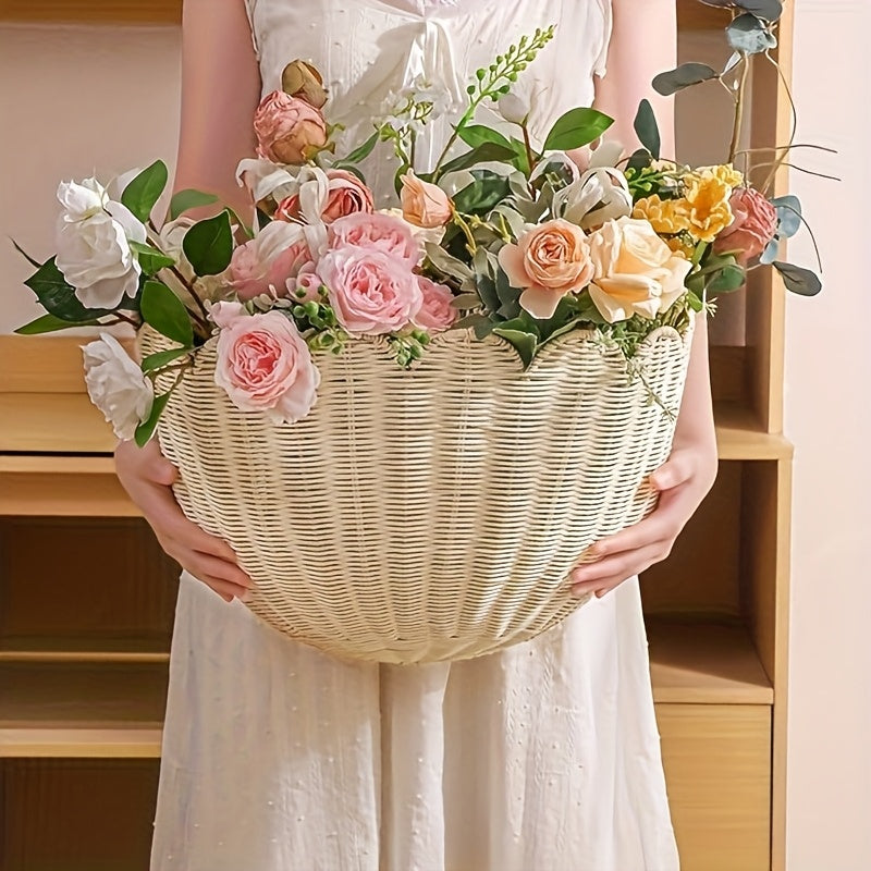 Scallop-Edged Woven Wall Basket - Original Handcrafted Decor Hanging Decorative Basket with Scallop-Edged Weave. Made from Non-Splintering Rattan Material. Ideal for Home Decor in Courtyards, Living Rooms, And Bedrooms