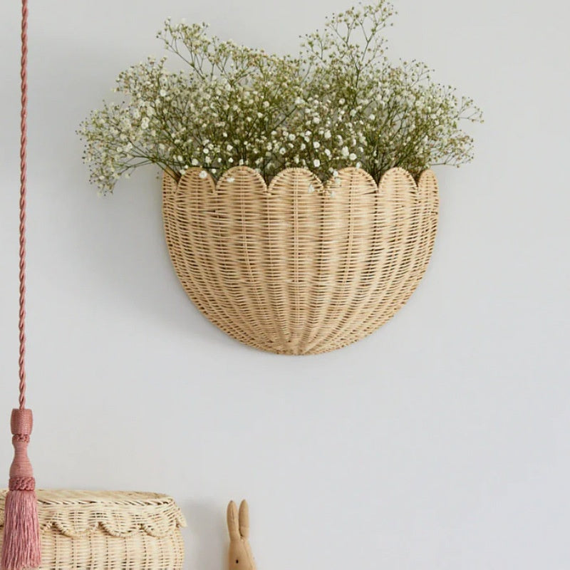 Scallop-Edged Woven Wall Basket - Original Handcrafted Decor Hanging Decorative Basket with Scallop-Edged Weave. Made from Non-Splintering Rattan Material. Ideal for Home Decor in Courtyards, Living Rooms, And Bedrooms
