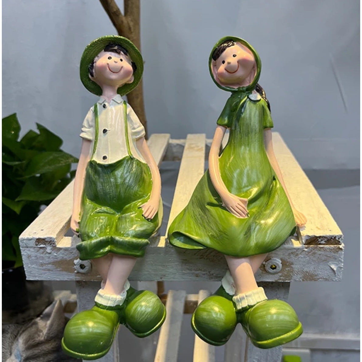 Hand-Painted Resin Figurine - Rustic Suitable for Use in Living Room,, Garden Statue with Green Suit & White Shirt Decor, Wedding Gift, Indoor\u002FOutdoor Decoration, Resin Ornament for Home or Lawn Care