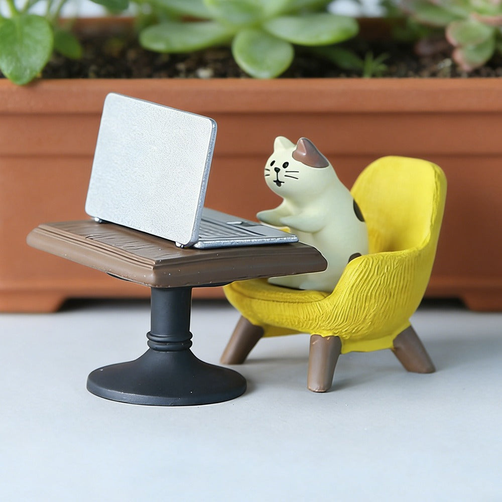Cute Resin Cat Figurine Statue - Outdoor Garden Decor Suitable for Garden,, Balcony Decoration with Kitten Statue, -Themed Ornament for, Shelves, or Gift for Cat Lovers
